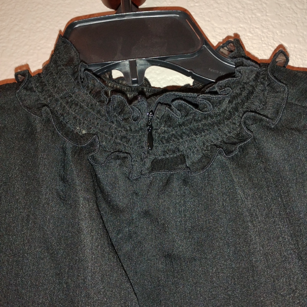 Ann Taylor Elegant Black Women's Top - Picture 5 of 5